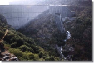 Central de Albarellos. R�o Avia-Ourense. Incumple todas as normas ecol�xicas.