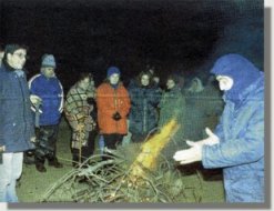 Ata de noite se fixo garda, a verdade hai que quitar o sombreiro a moita xente...