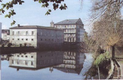 En primeiro t�rmino o Concello de Caldas.