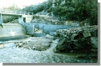 � Escala de la minicentral del Barbanti�o ?. Est�n de co�a. Es ese regatito que ven en el medio.