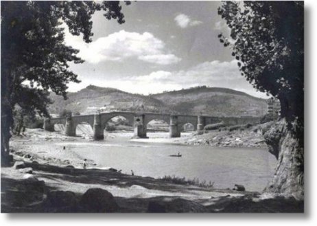 Río Miño en Ourense. Año 1960. Foto Pacheco. ¡¡ Así me gustaría que fuese el río Miño hoy !!.