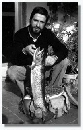 Alberto Prego un gran amigo, cunha troita espectacular. 3 kg. Troita aut�ctona. R�o Arnoia. Ourense.