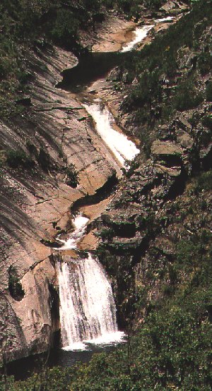 Ourense Natural. R�o Salas. Cascadas de Aguieira.